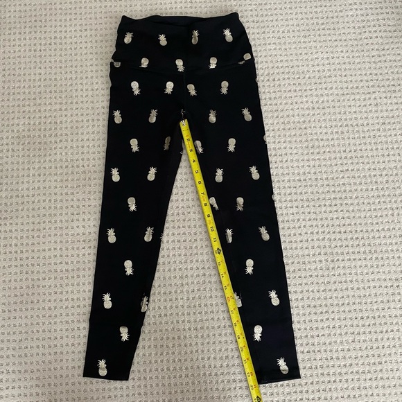 Beyond Yoga Gold Pineapple Leggings - Picture 4 of 5